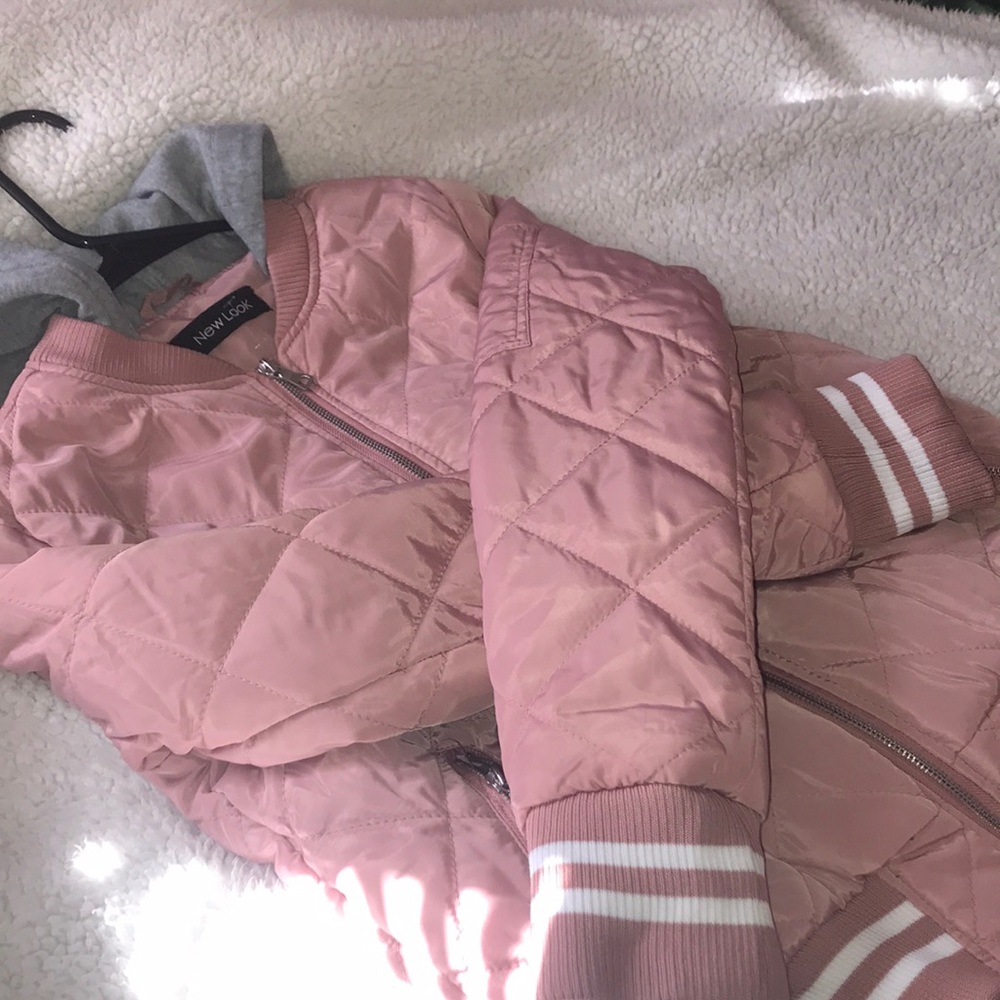 Pink coat/zip up. 💞